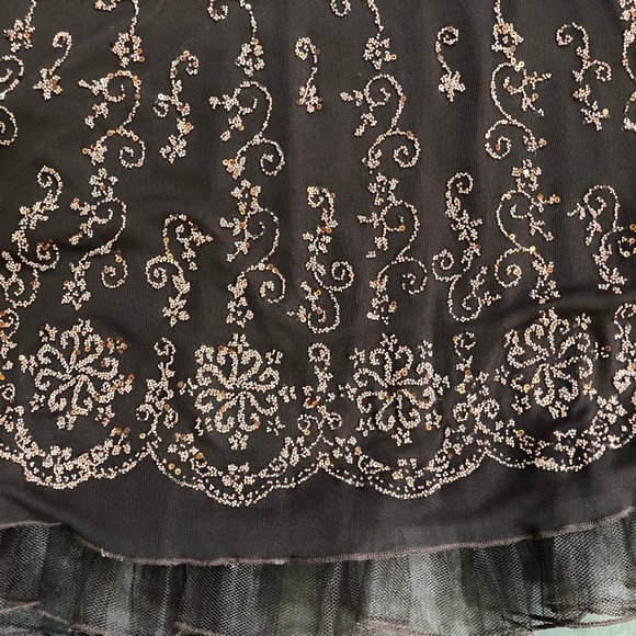 Embroidered halter neck cocktail dress - Picture 3 of 9